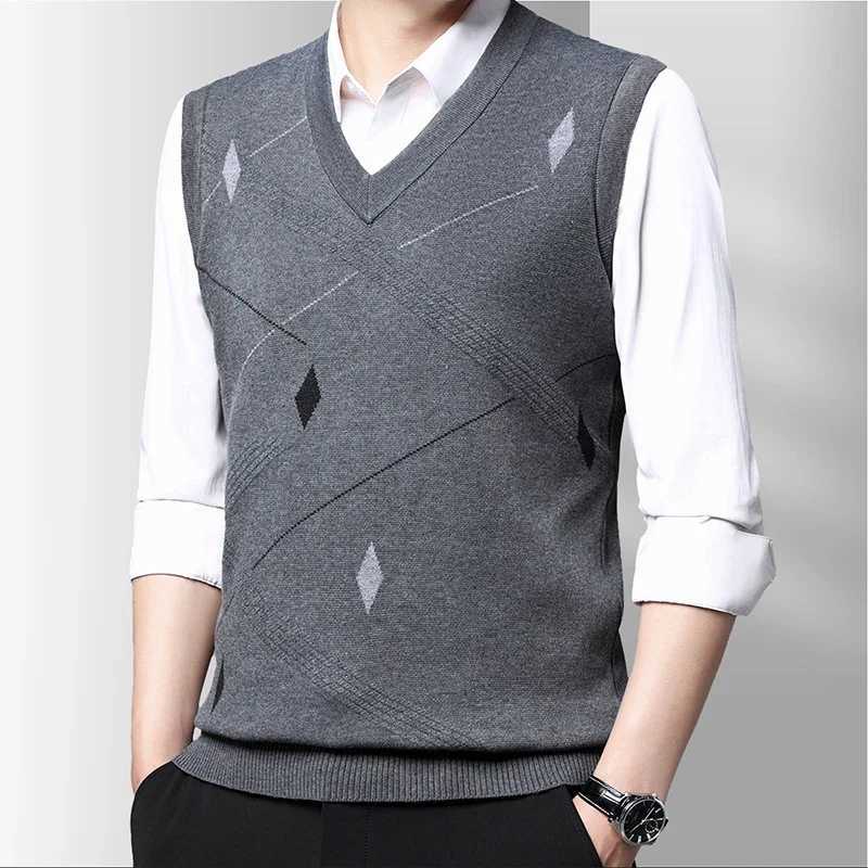 Mens Thickened Casual Sweater Tank Top Autumn and Winter Warm Mens VestXJ240814