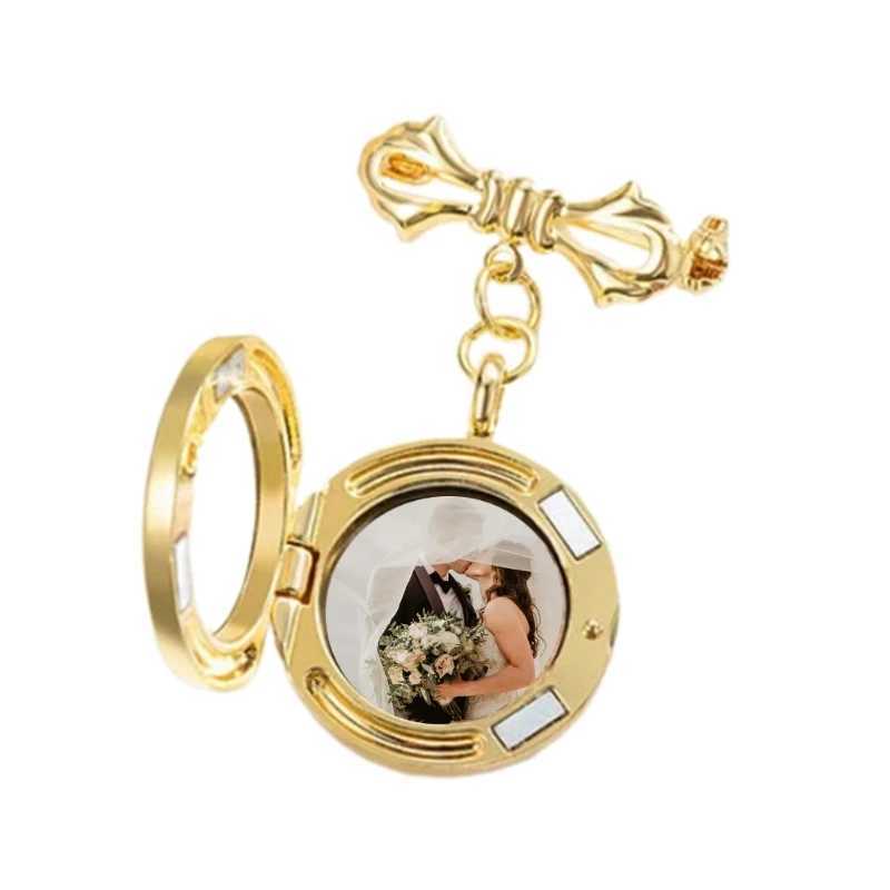 Lace oval badge handmade photo frame brooch suitable for women elegant lapel pin fashionable accessory for parties and dates W240815