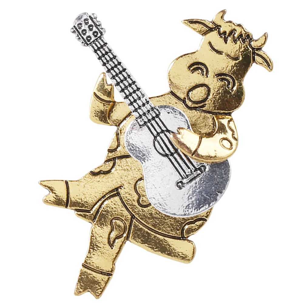 Model pin Brooch Miss cartoon style cow guitar alloy clothing decoration brooch creative W240815