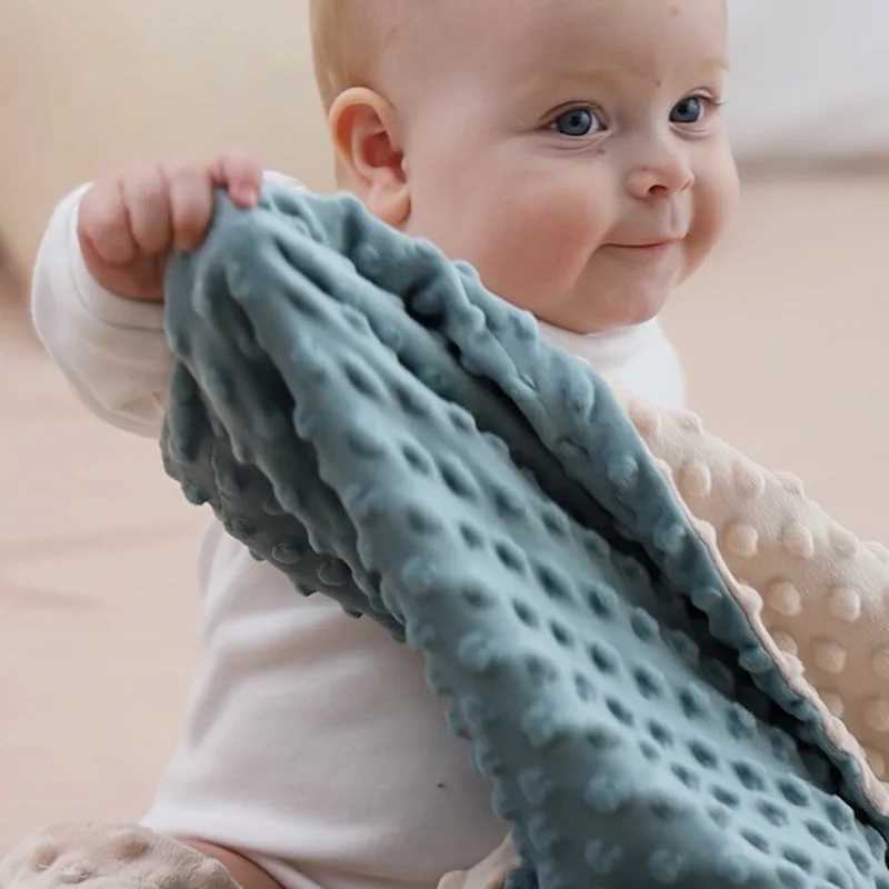 Baby Blanket Warm Fleece Infant Quilt Bedding Swaddle Wrap Newborn Soft Stroller Sleep Cover Comfortable Washable Thick Blanket Y240815