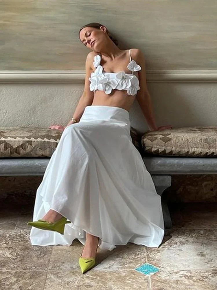 White Flower Crop Top Skirt Beach Set Women Sleeveless Tops Long Skirts Female Suit Summer Fashion Holiday Two Piece Set 240815