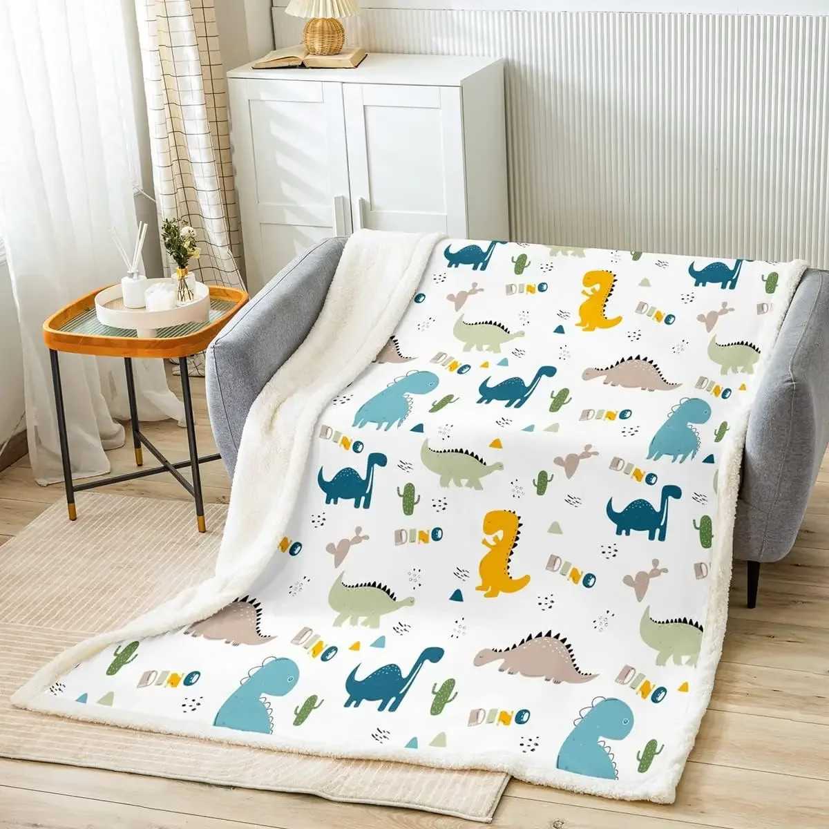 Cute Dinosaur Throw Blanket Cartoon Cactus Plants Bed Blanket for Kids Teens Boys Girls Room Decor Wild Animals Fleece Y240815
