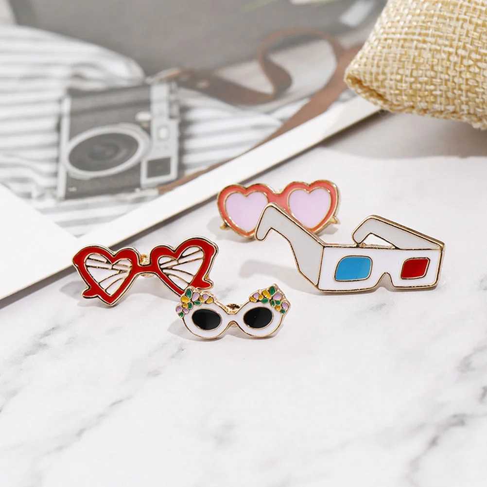 4 pieces of clothing props decorative brooches Hawaiian series brooches backpacks Hawaii W240815
