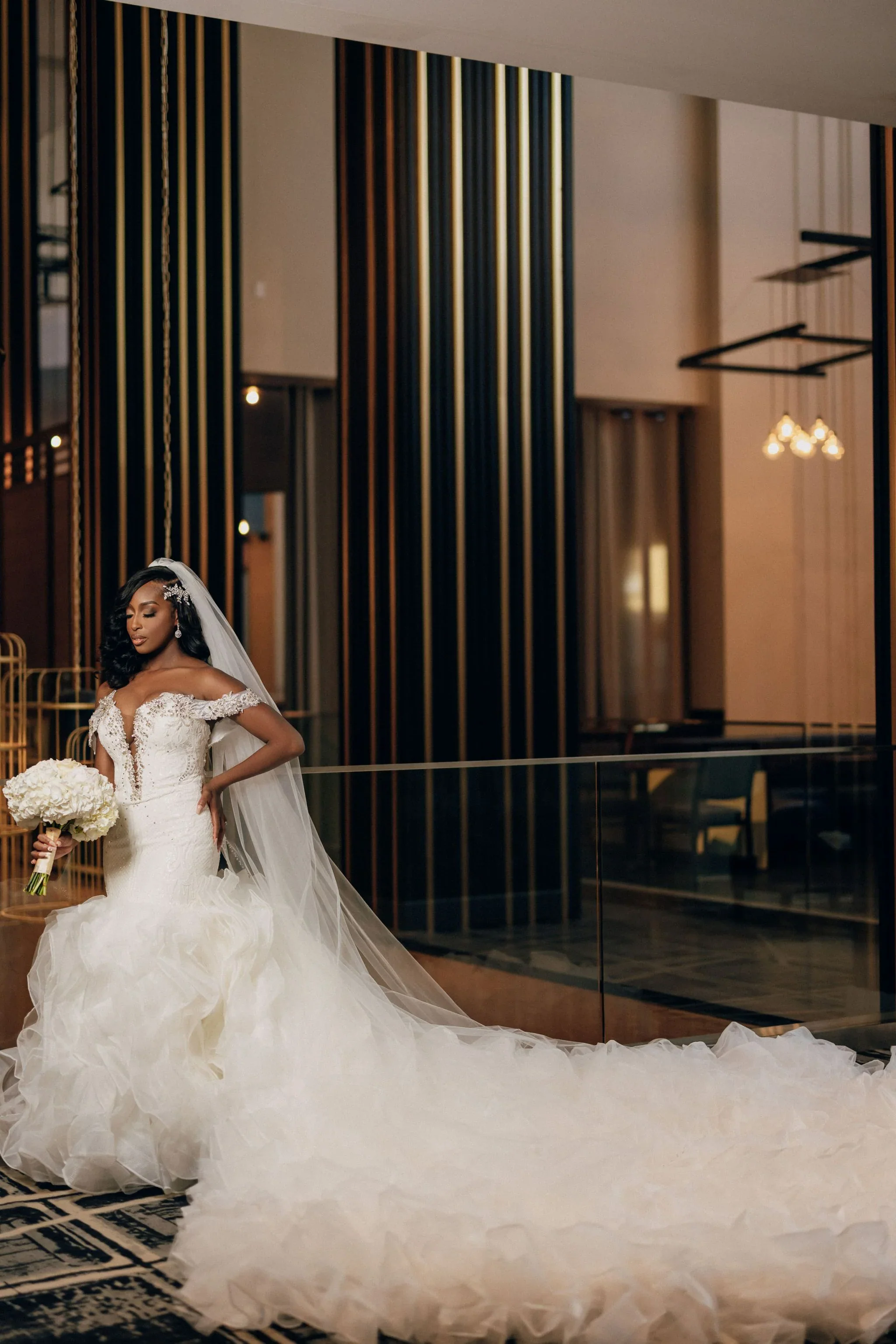 Luxury Appliques Mermaid Wedding Dress Tiered Ruffles Long Train Beaded Bridal Gowns Saudi Arabic Luxury Vestido de Novia