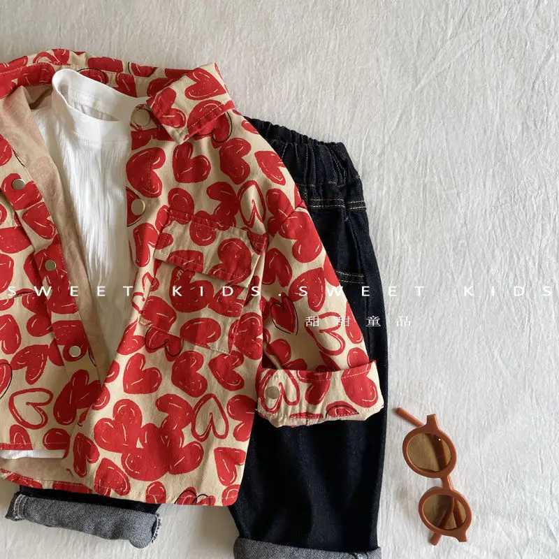 2022 autumn fashion printed heart-shaped jacket for girls and boys baby and childrens jacket casual design W240807