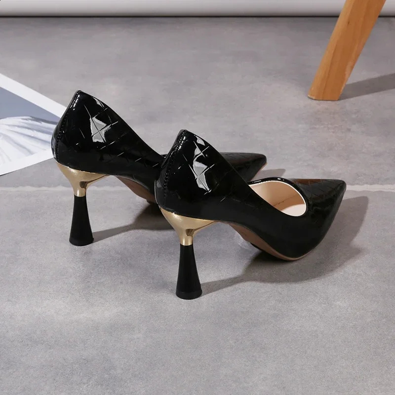 Shoes Woman Trend Summer Red Heels Elegant Woman Black Heeled Pointed Toe Pumps Dress Leather White Ladies Shoe 240809