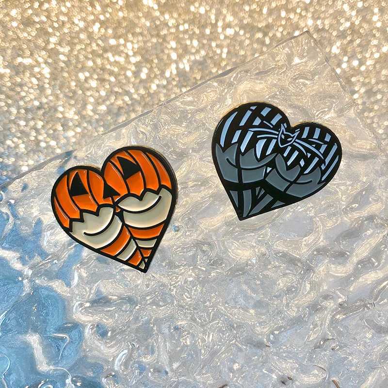 Halloween sexy buttocks enamel pin custom heart-shaped role-playing brooch lapel badge punk gothic jewelry gift direct shipping W240815