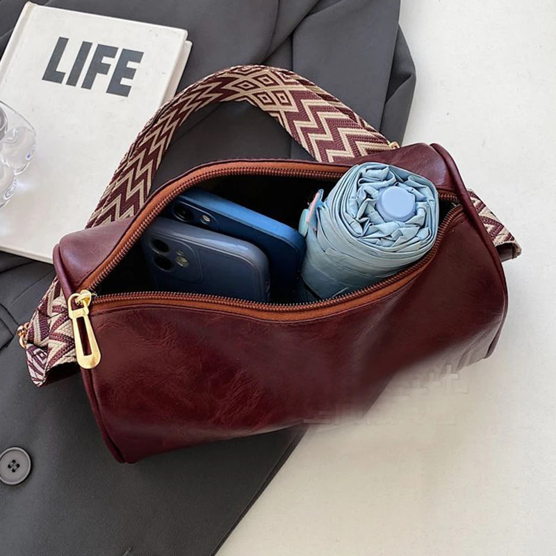 High Quality PU Leather Wide Shoulder Strap Bag Women Vintage Ladies Small Handbag Pillow Messenger Crossbody 240814