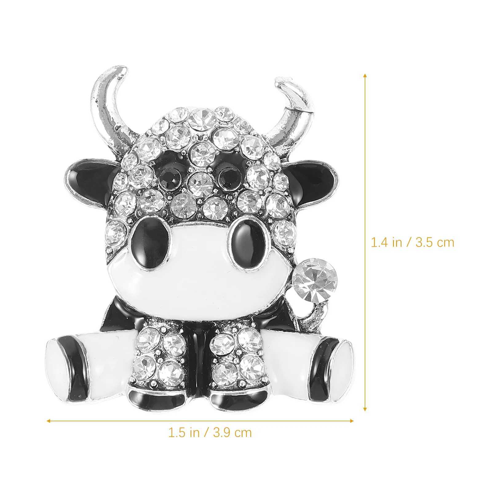 Cow breast rhinestone clothing rhinestone cartoon alloy womens brooch Miss W240815