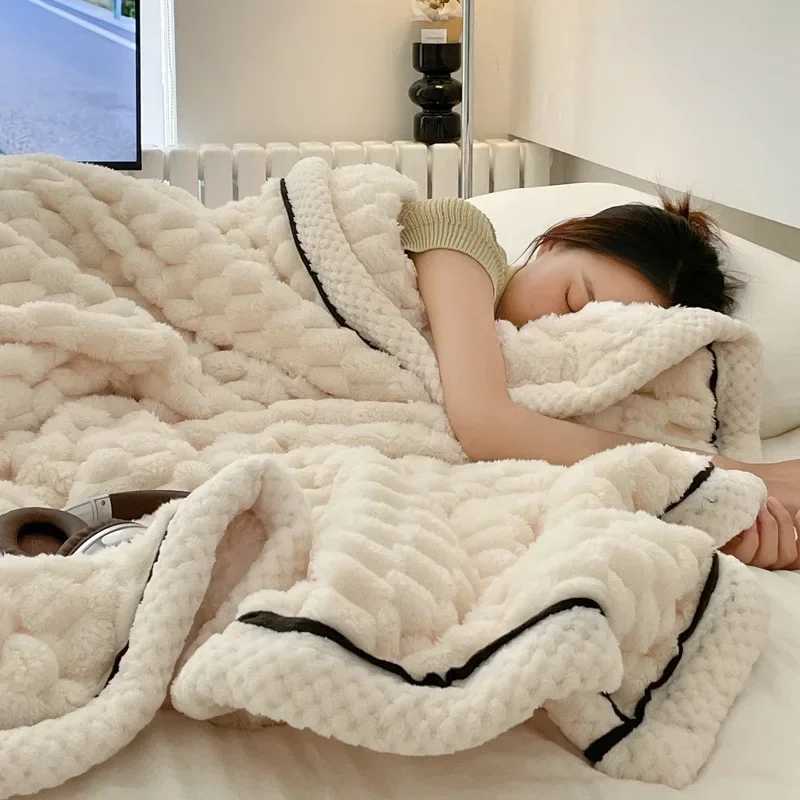 Blanket Turtle Velvet Autumn Winter Warm Sleeping Soft Comfortable Flannel Fleece Blankets For Bed Cozy Thickened Warmth Quilt Y240815