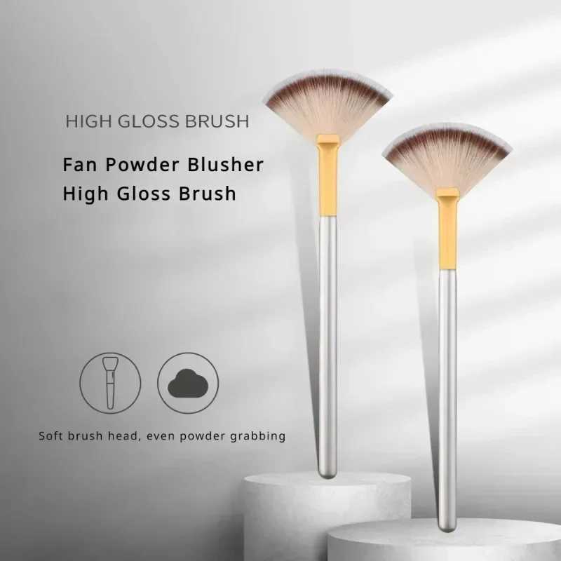 New practical facial brush fan makeup brush soft portable facial mask brush beauty tool W240814