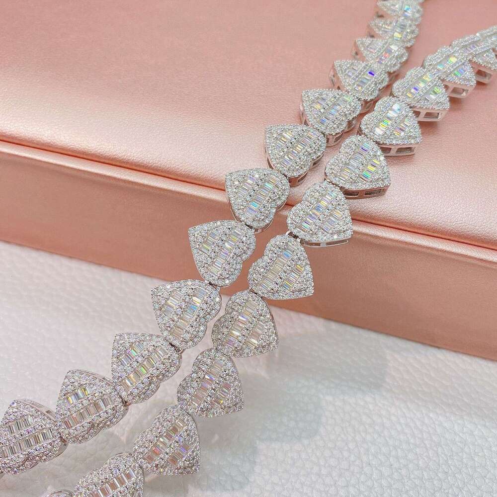 2024 New Hot Selling High Quality Hip Hop Jewelry Heart-Shape VVS Moissanite Cuban Chain Necklace