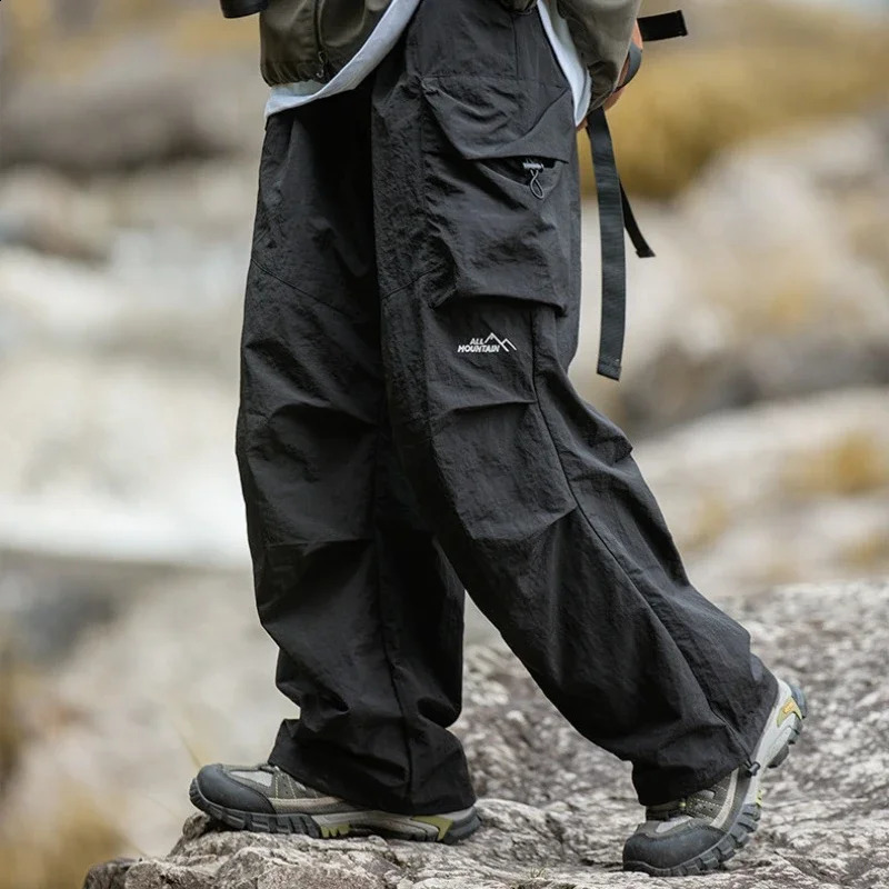 Functional and Stylish Spring Denim Outdoor Pants with Double-folded Large Pockets and Paratrooper Wide Leg Jeans 240810
