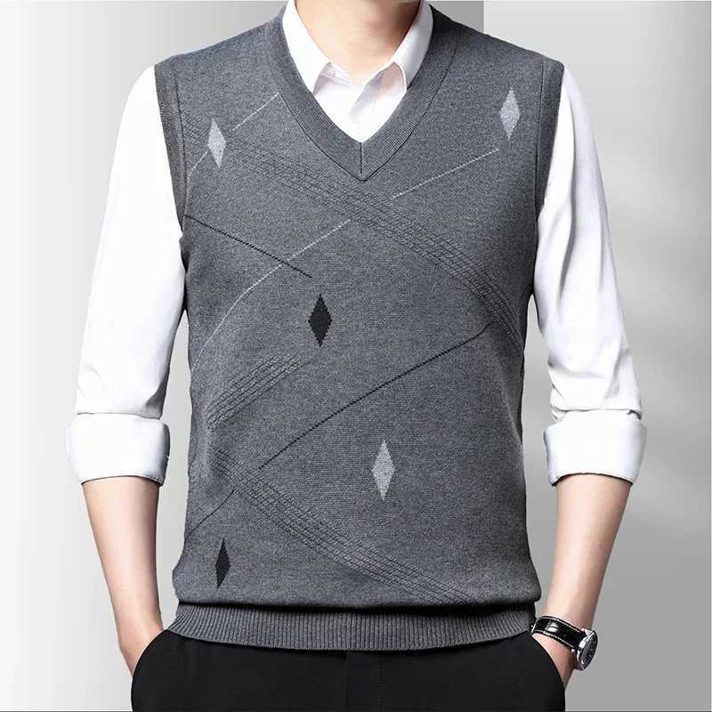 Mens Thickened Casual Sweater Tank Top Autumn and Winter Warm Mens VestXJ240814