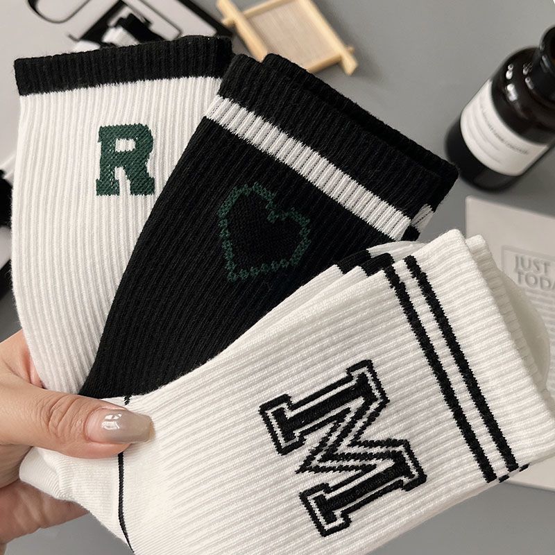 Socks for children Instagram trendy versatile high looks explosive streets midsole socks, autumn student sports midsole socks couple socks