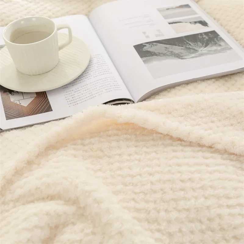 Thickened Solid Color Flannel Pineapple Plaid Baby Blanket Swaddle Blanket Children Sofa Blanket Throw Blanket Y240815