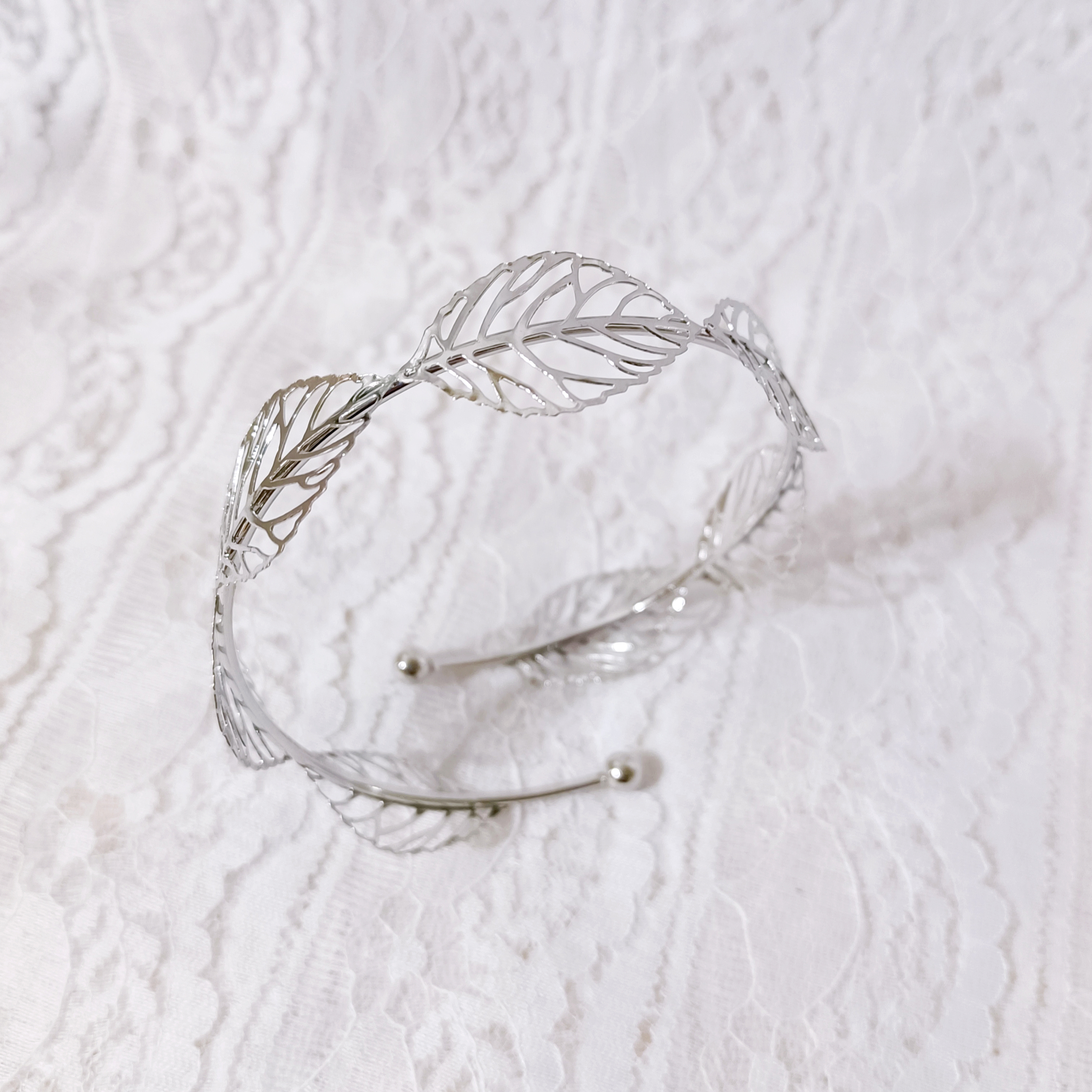 Fashion Leaf Bracelet Thin Leaf Arm Ring Metal Curtain Buckle Towel Ring Bracelet Sleeve