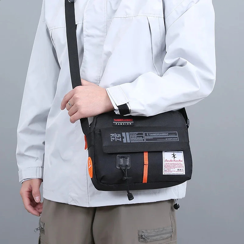 The Single Shoulder Bag Outside Casual Crossbody Fashion Hand Nylon Color for Men and Women 240815