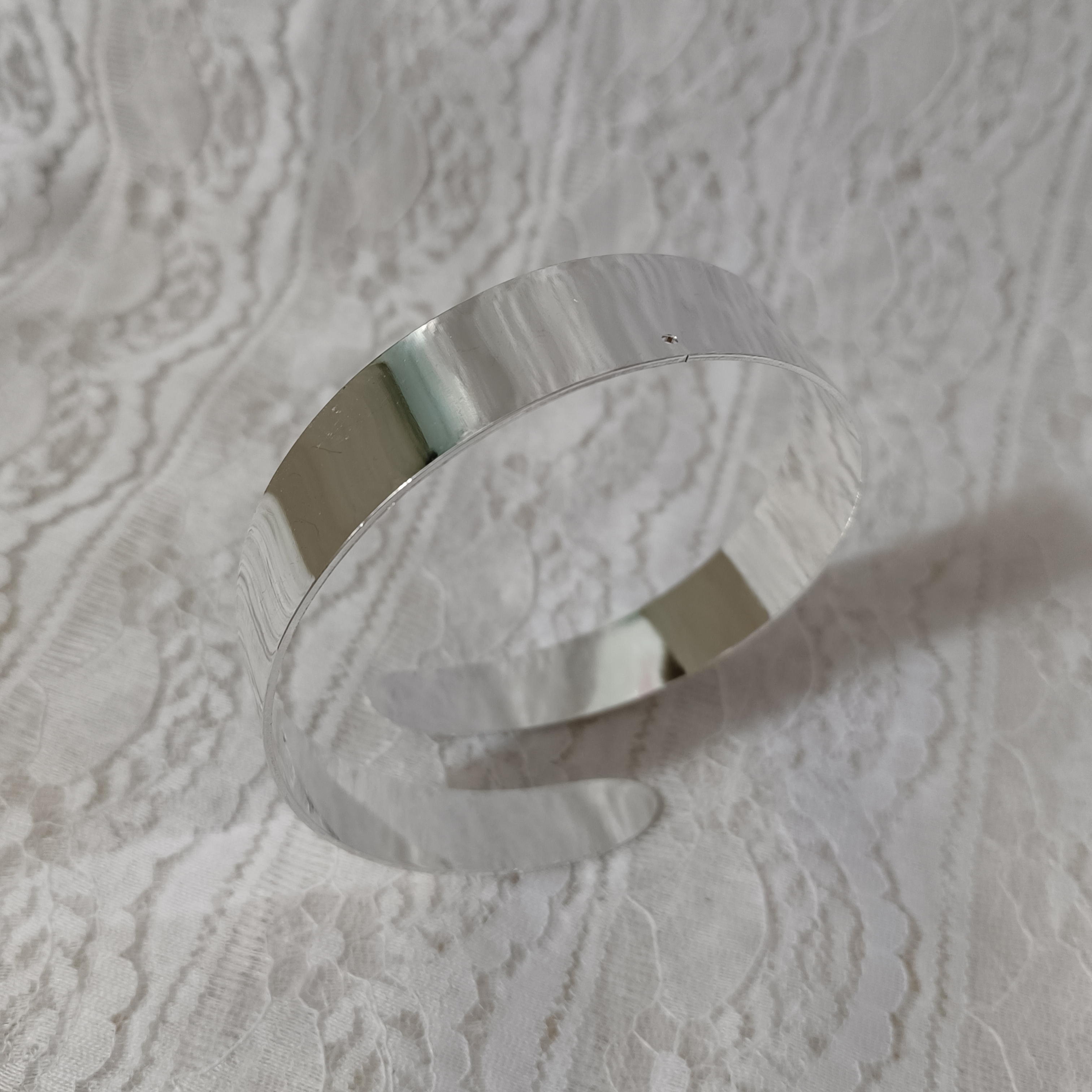 Fashion Leaf Bracelet Thin Leaf Arm Ring Metal Curtain Buckle Towel Ring Bracelet Sleeve