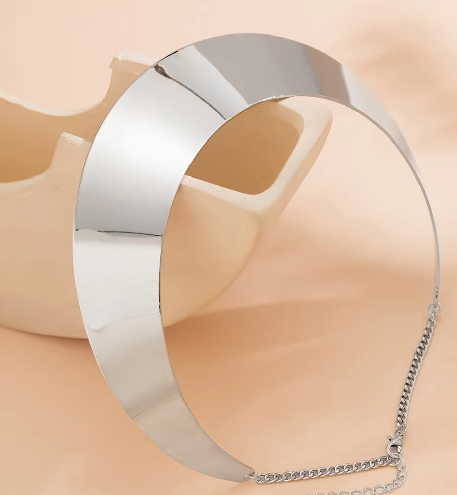Modern Hip-Hop Appeal with Sleek Tempered Metal Necklaces Exquisite European American Design Jewelry