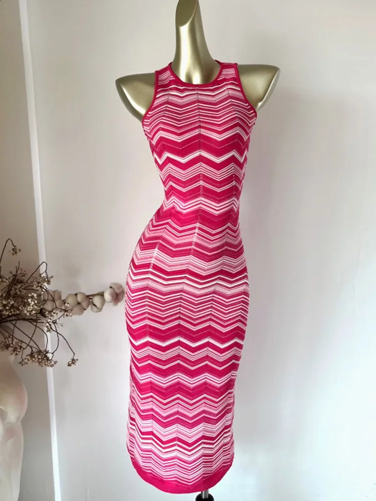 Micosoni Italian Knitted Style Dress Small Cut Wave 3D Stripes Thin Gold Thread Sleeveless Slim fit Womens S-L 240815
