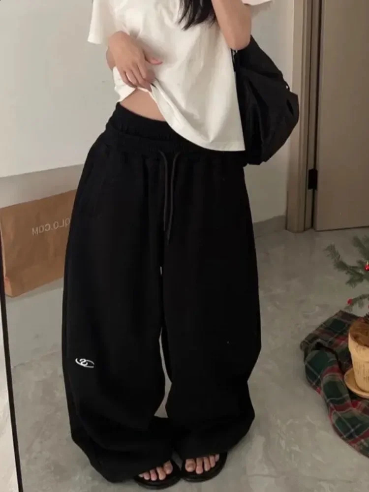 HOUZHOU Y2k Vintage Woman Baggy Sweatpants Joggers Oversized Korean Fashion Sports Pants Harajuku Streetwear Gyaru Kpop Trousers 240815