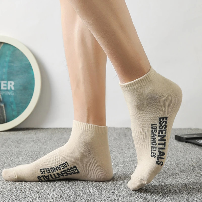 4 Pairs Men's Cotton Skateboarding Socks, Breathable Low Cut Hip Hop Style Casual Sports Socks Gift