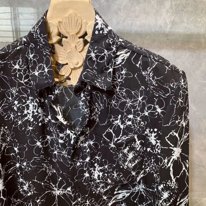 Spring and Summer Fashion Hong Kong Style Polo Collar Personalized Print Loose Casual Pippy Handsome Long Sleeved Shirt 240816