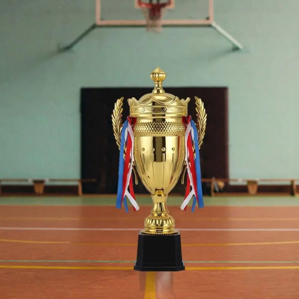 Metal Model Gold Trophy Awards Crown with Lid Small Prize Cup Competition Soccer Sports Games Winner Award Trophy Toy 240806