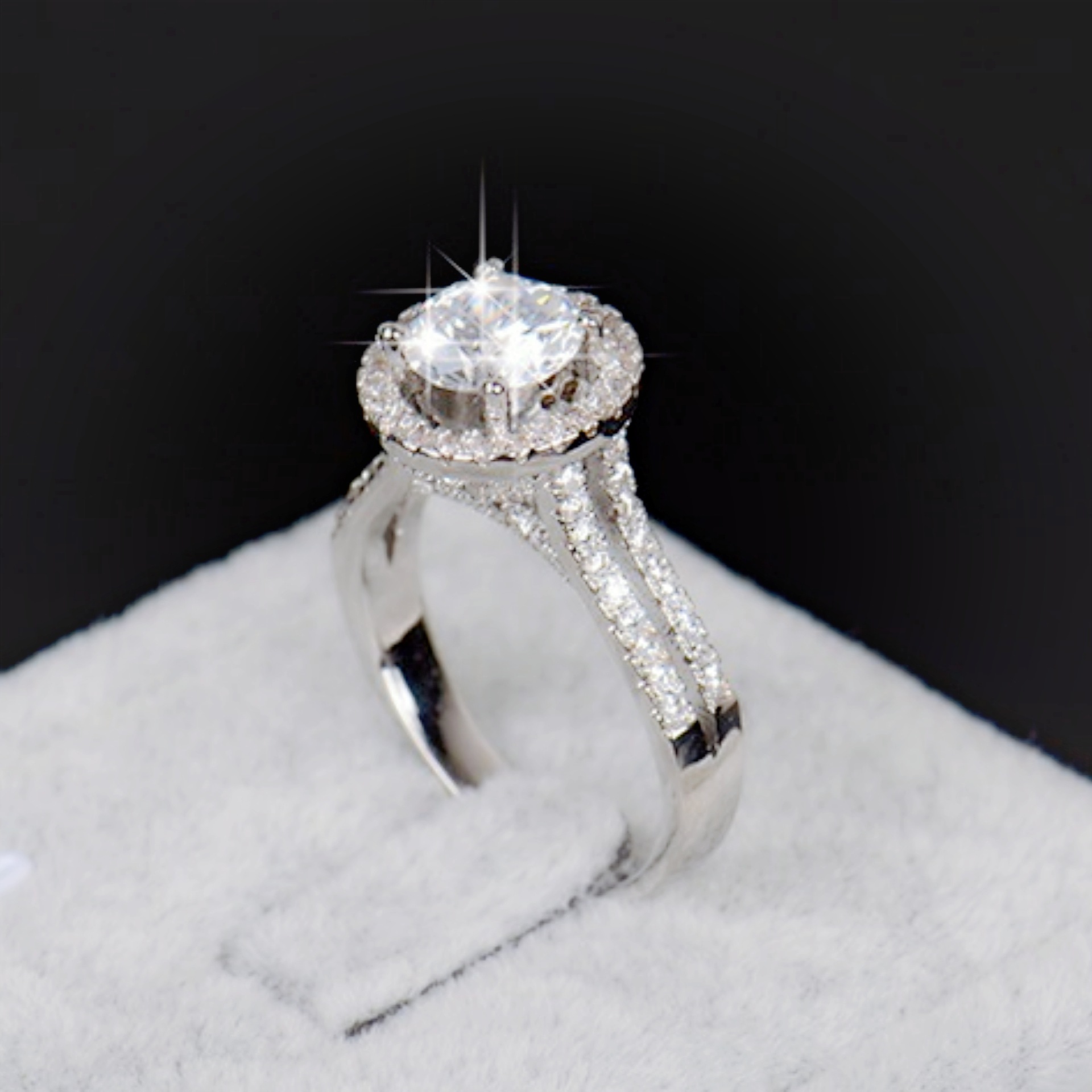 Sterg Sier Round Cut White Moissanite Eternity Wedding Ring for Women