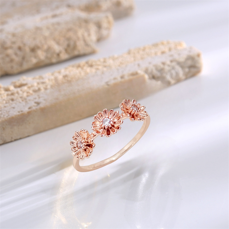 Designer ring copper inlaid zirconium sparkling ring high-class sense of hundred with flower ring finger ring female gold light luxury Mother's D