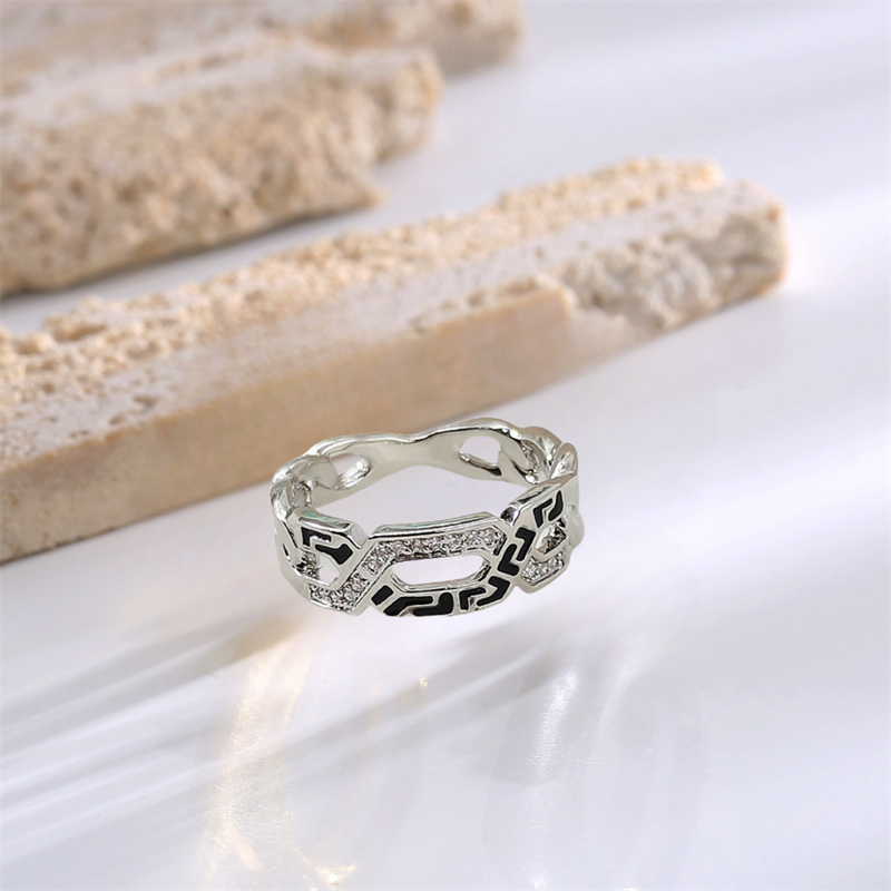 Love ring fashion tide models copper inlaid zirconium hollow ring female niche high-level light luxury design sense couple pair ring engagement weddin