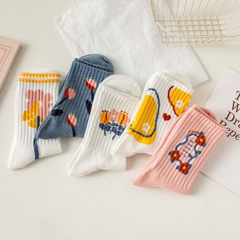 Socks for children midsole, autumn and winter styles college style versatile graffiti high looks duty department students, white sports socks trendy w