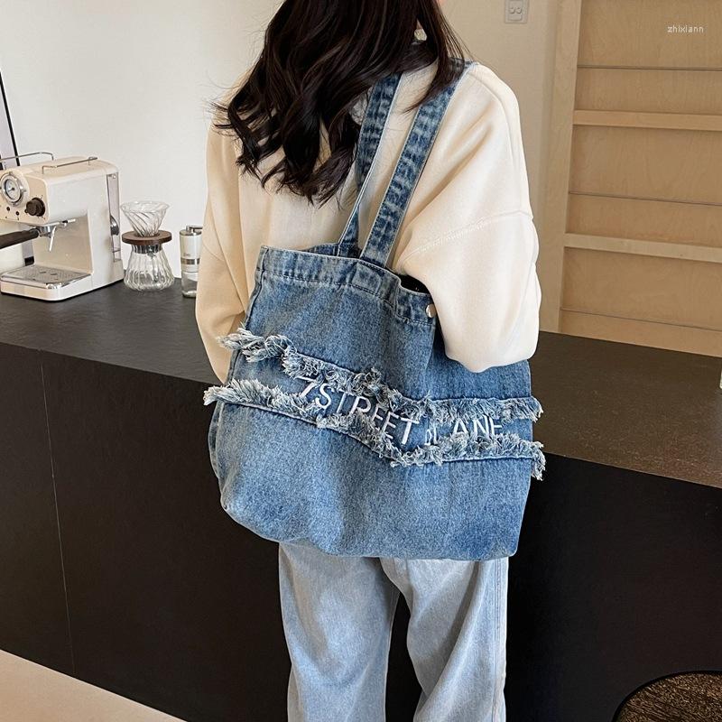 2025 fashion Totes American Style Vintage Embroidered Washed Denim Women's Large Capacity High-end Shoulder Summer Handbag For Women zhanyishengl