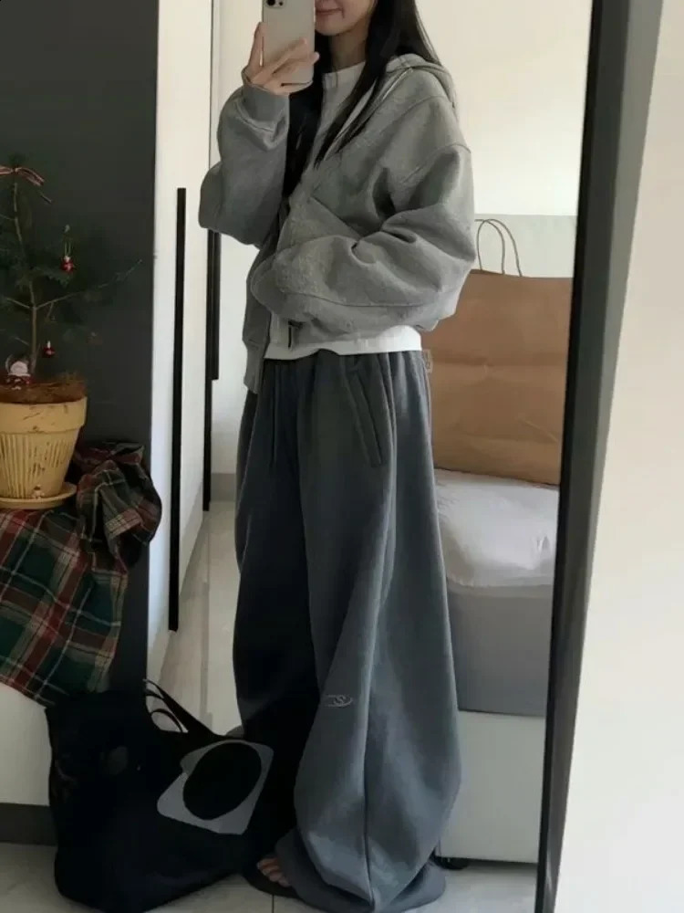HOUZHOU Y2k Vintage Woman Baggy Sweatpants Joggers Oversized Korean Fashion Sports Pants Harajuku Streetwear Gyaru Kpop Trousers 240815