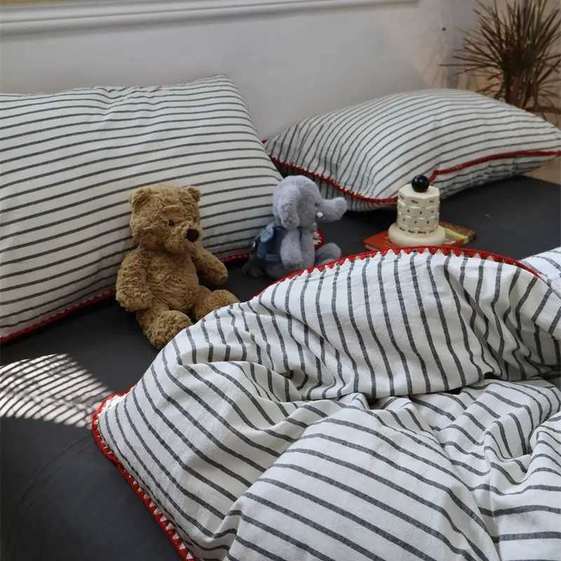 New Arrival Down duvet cover set Nordic minimalist style grey striped bedding set four piece set luxurious bedding for home use M241005