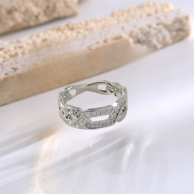 Love ring fashion tide models copper inlaid zirconium hollow ring female niche high-level light luxury design sense couple pair ring engagement weddin