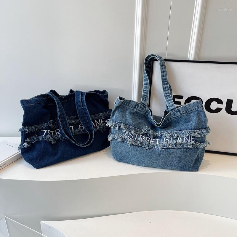 2025 fashion Totes American Style Vintage Embroidered Washed Denim Women's Large Capacity High-end Shoulder Summer Handbag For Women zhanyishengl
