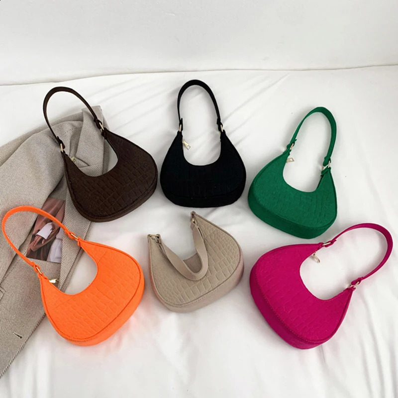 Retro Leisure Womens Handbag Pure Felt Fashion Underarm Bag Senior n Women Shoulder Solid Color Dumplings 240907ZYl