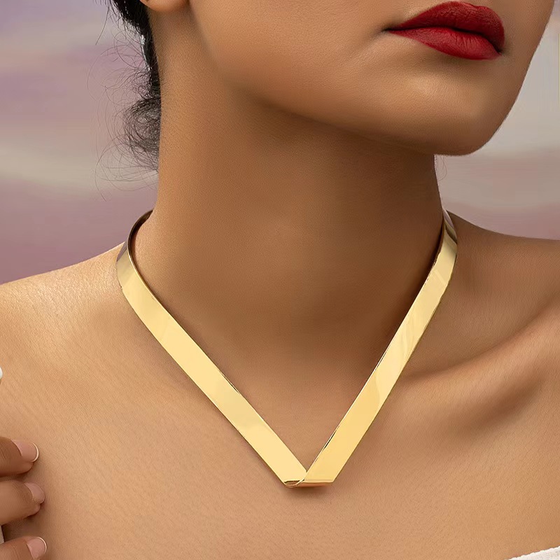 Elegant Temperamental Metal Necklace Band Trendy European American Hip Hop Accessory