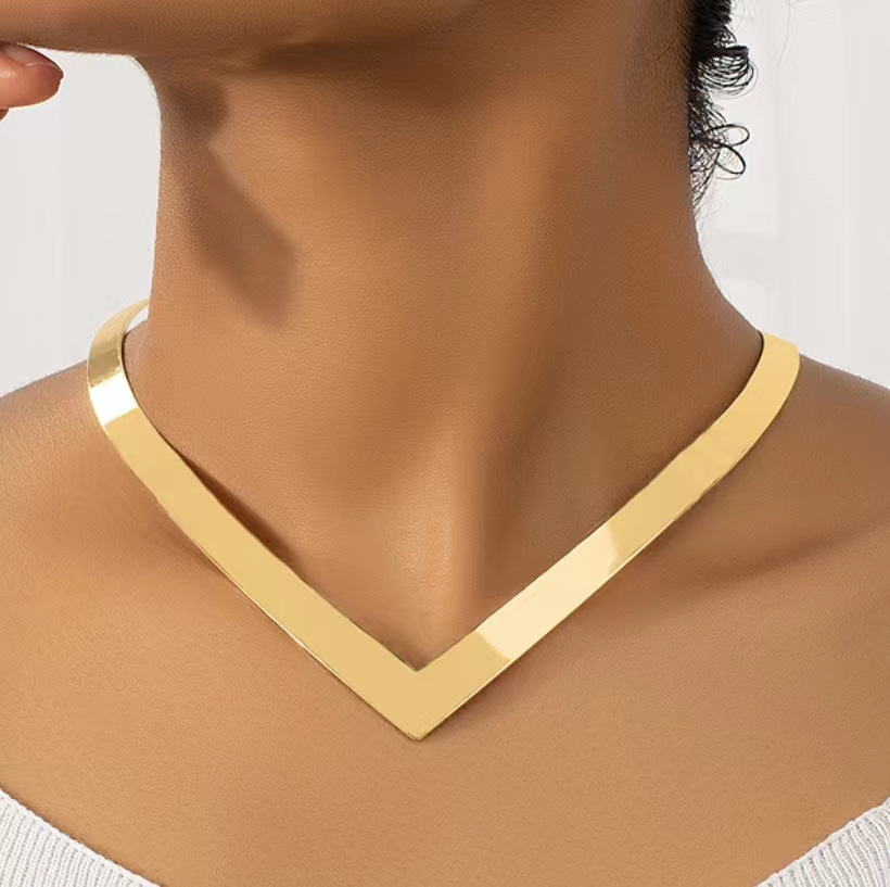 Modern Hip-Hop Appeal with Sleek Tempered Metal Necklaces Exquisite European American Design Jewelry