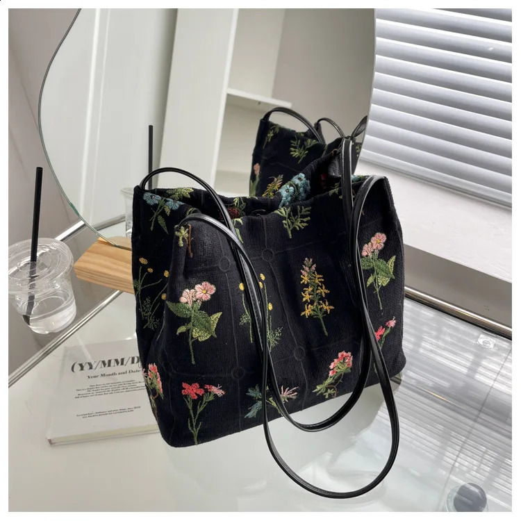 Large Flowers Tote Bag Highquality Fabric Womens Handbag High Capacity Shoulder Bags 240815