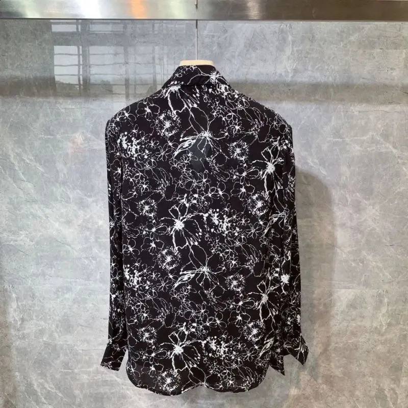 Spring and Summer Fashion Hong Kong Style Polo Collar Personalized Print Loose Casual Pippy Handsome Long Sleeved Shirt 240816