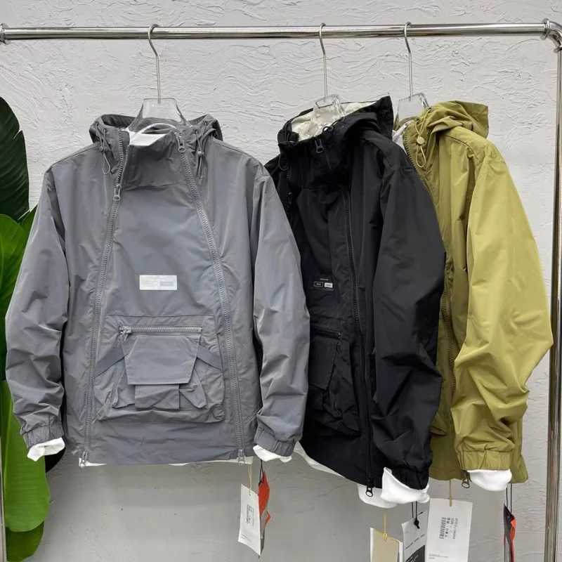 New Luxury Spring and Autumn Mens Jacket Fashion Double Zipper Hooded Outdoor Jacket Black Coat Pocket SweatshirtW240711