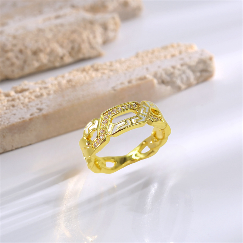 Love ring fashion tide models copper inlaid zirconium hollow ring female niche high-level light luxury design sense couple pair ring engagement weddin