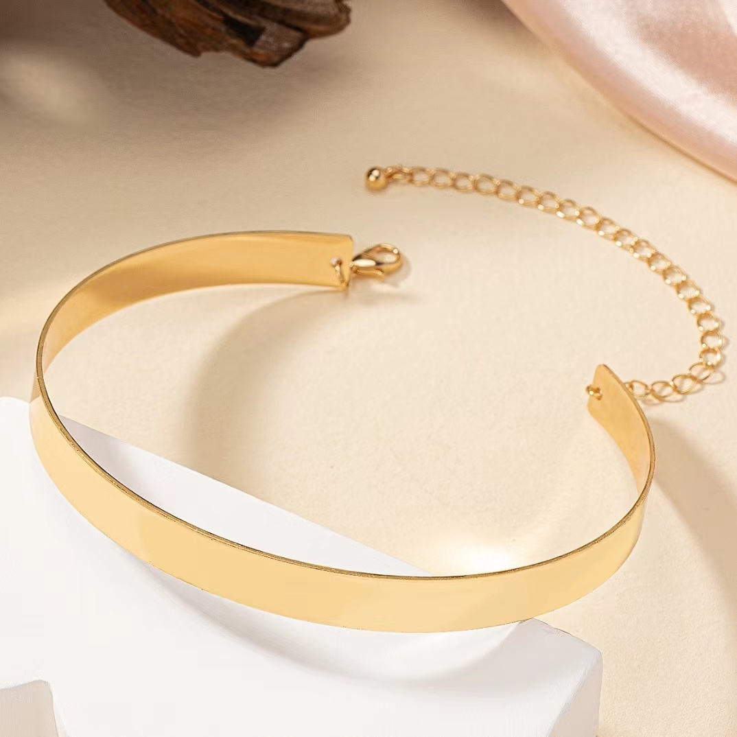Modern Hip-Hop Appeal with Sleek Tempered Metal Necklaces Exquisite European American Design Jewelry