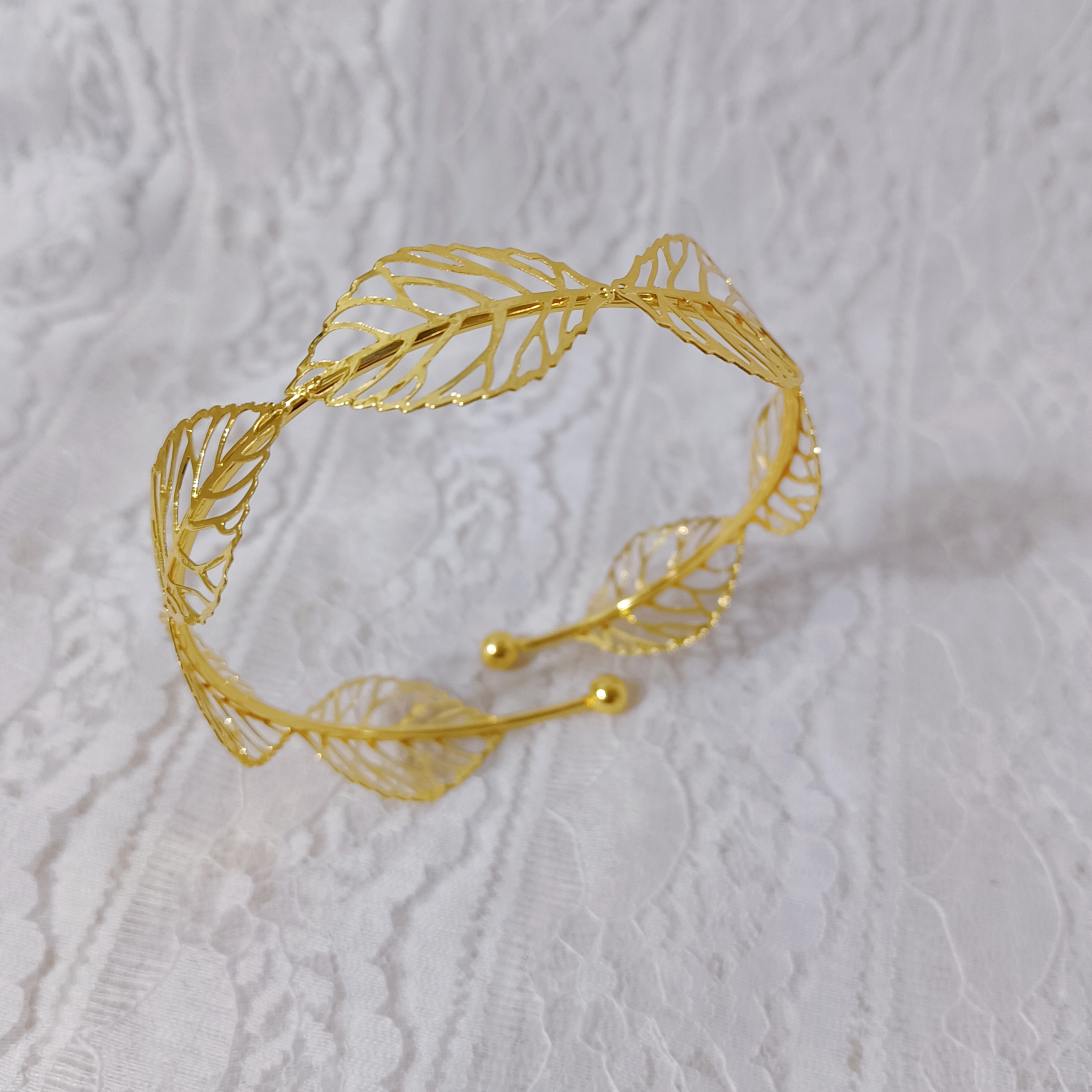 Fashion Leaf Bracelet Thin Leaf Arm Ring Metal Curtain Buckle Towel Ring Bracelet Sleeve