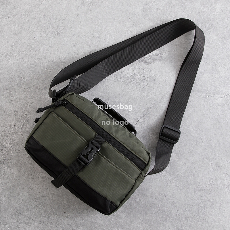 Men's single shoulder charter can wind casual crossbody bag trend simple matching small square bag camera bag tooling messenger bag