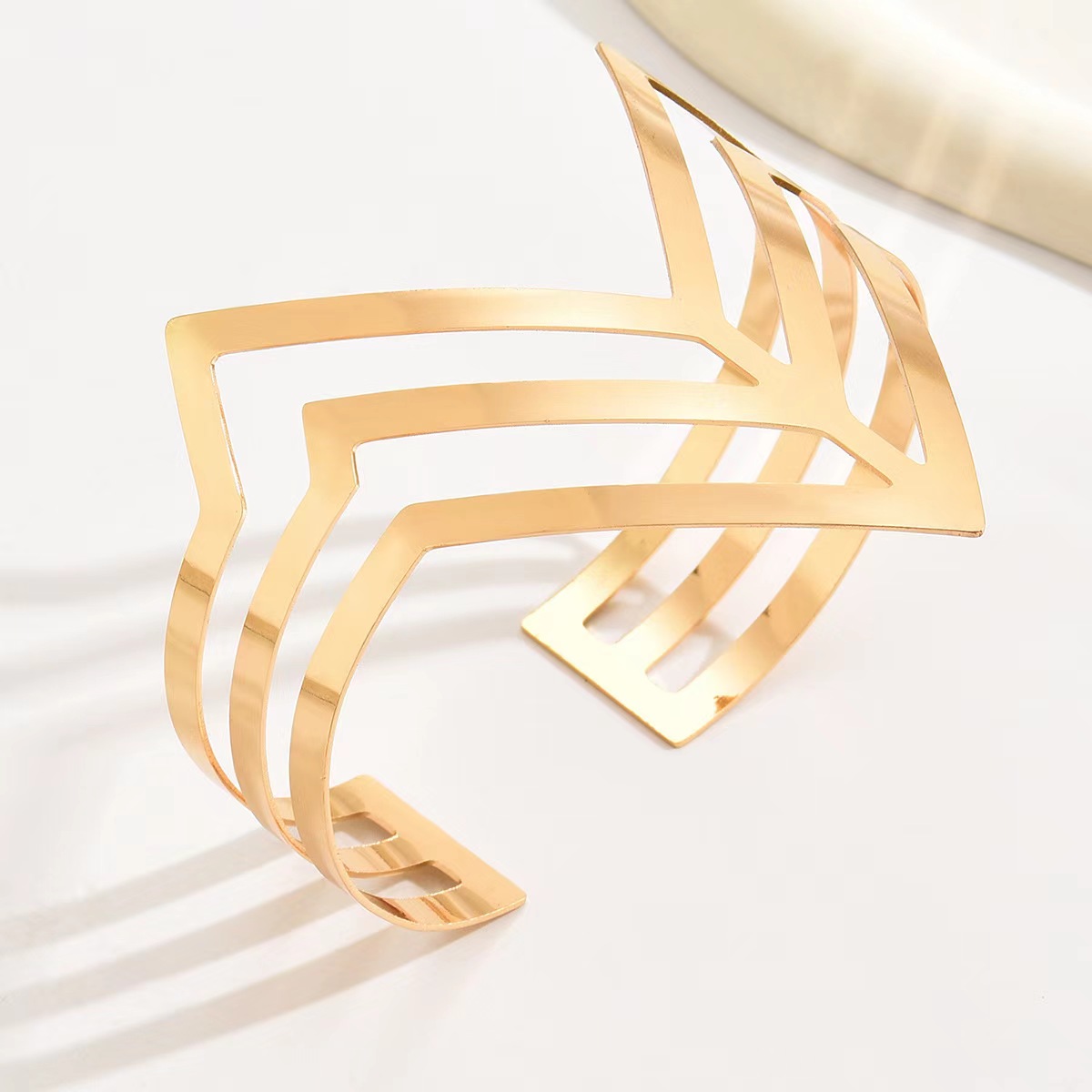 Cross border hot selling circle bracelet, bare body arm ring, versatile and niche design, foot accessories, punk style arm bracelet
