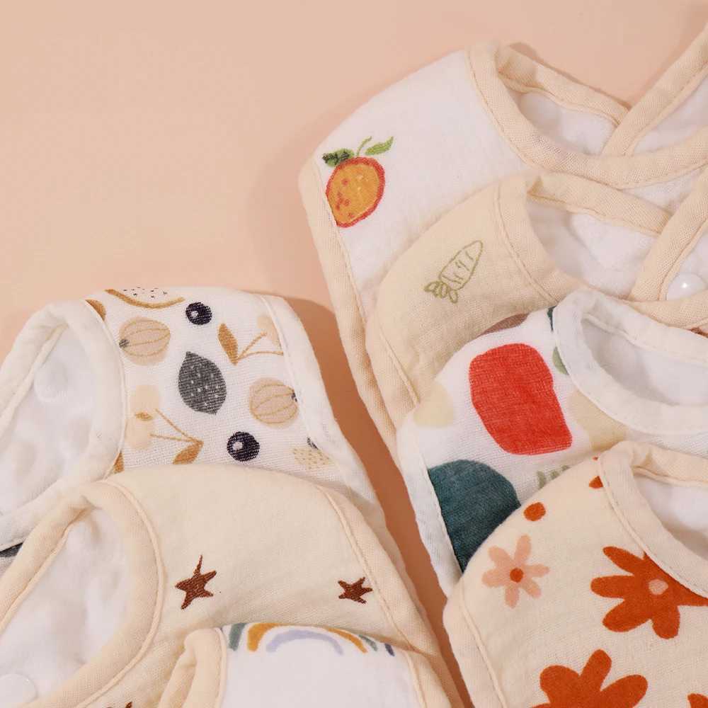 Random 3pcs Waterproof Bib Baby Fabric Bib Childrens Rice Pocket Baby U-shaped Saliva Towel Baby Accessories Y240815